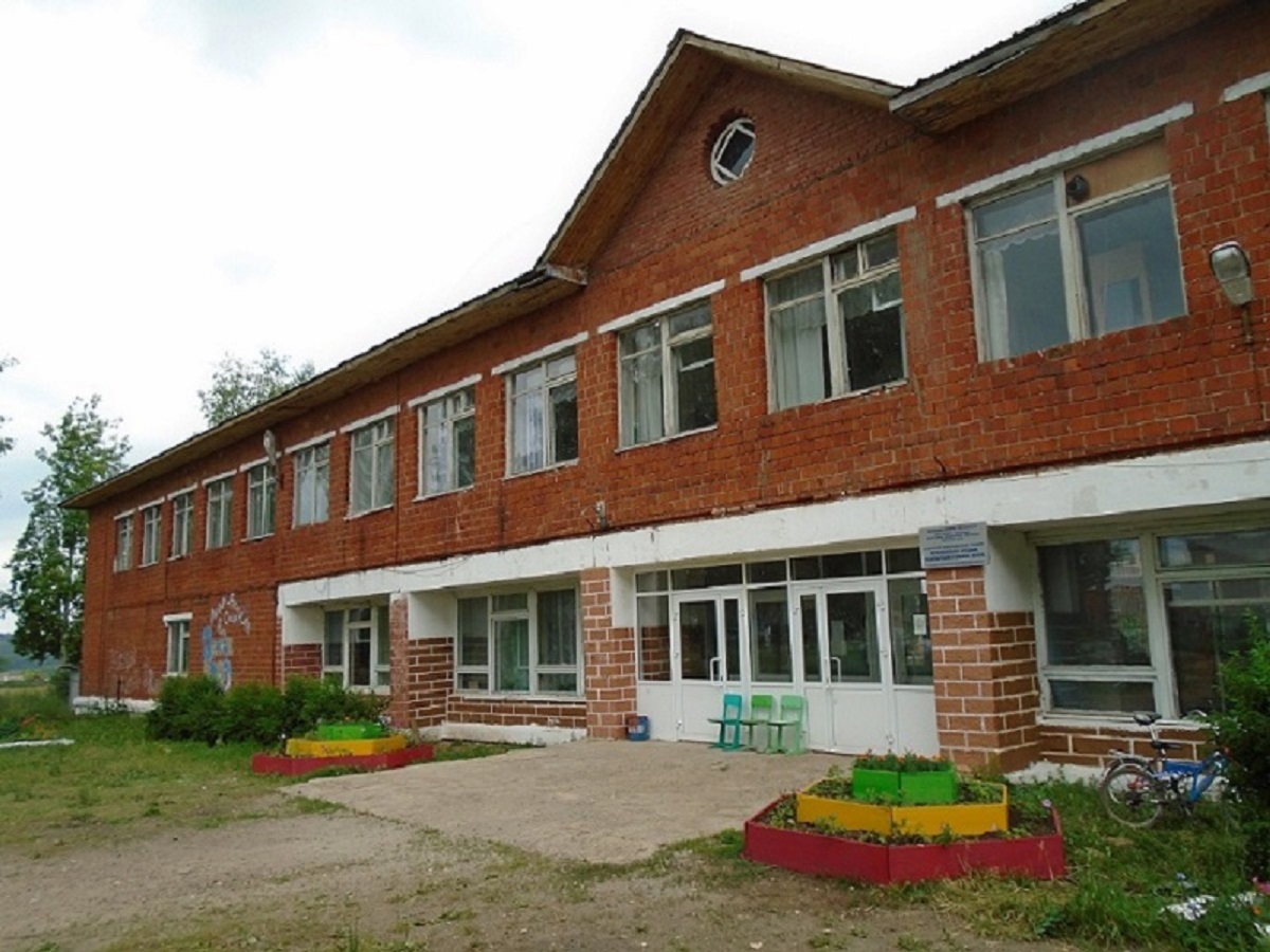 Фасад школы